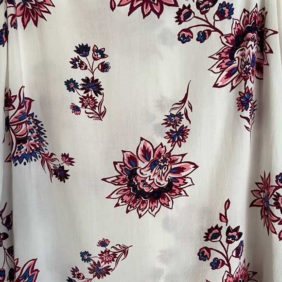 EUC | Old Navy | Purple Floral Tank with Key Hole in the Back | Size Small - Picture 3 of 4